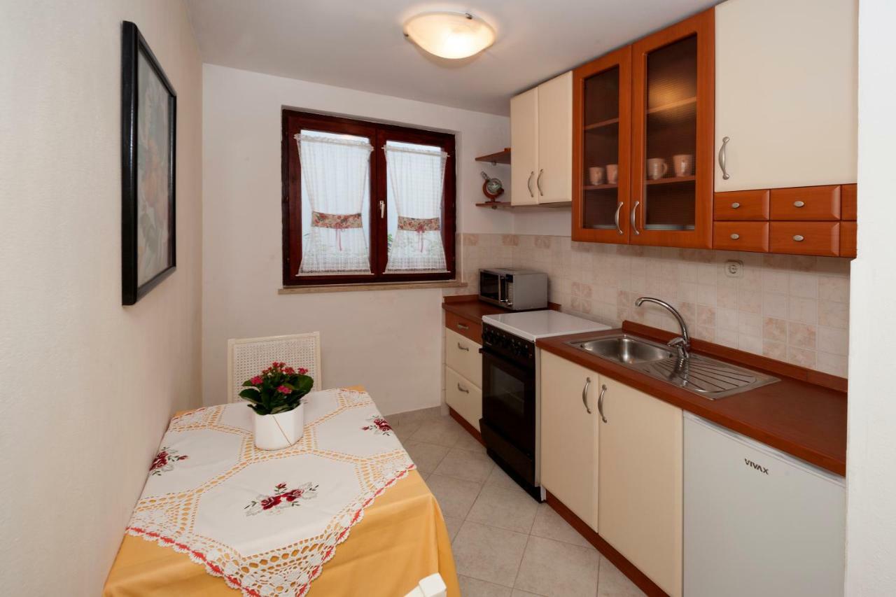 Mihaela Apartments Poreč Exterior foto