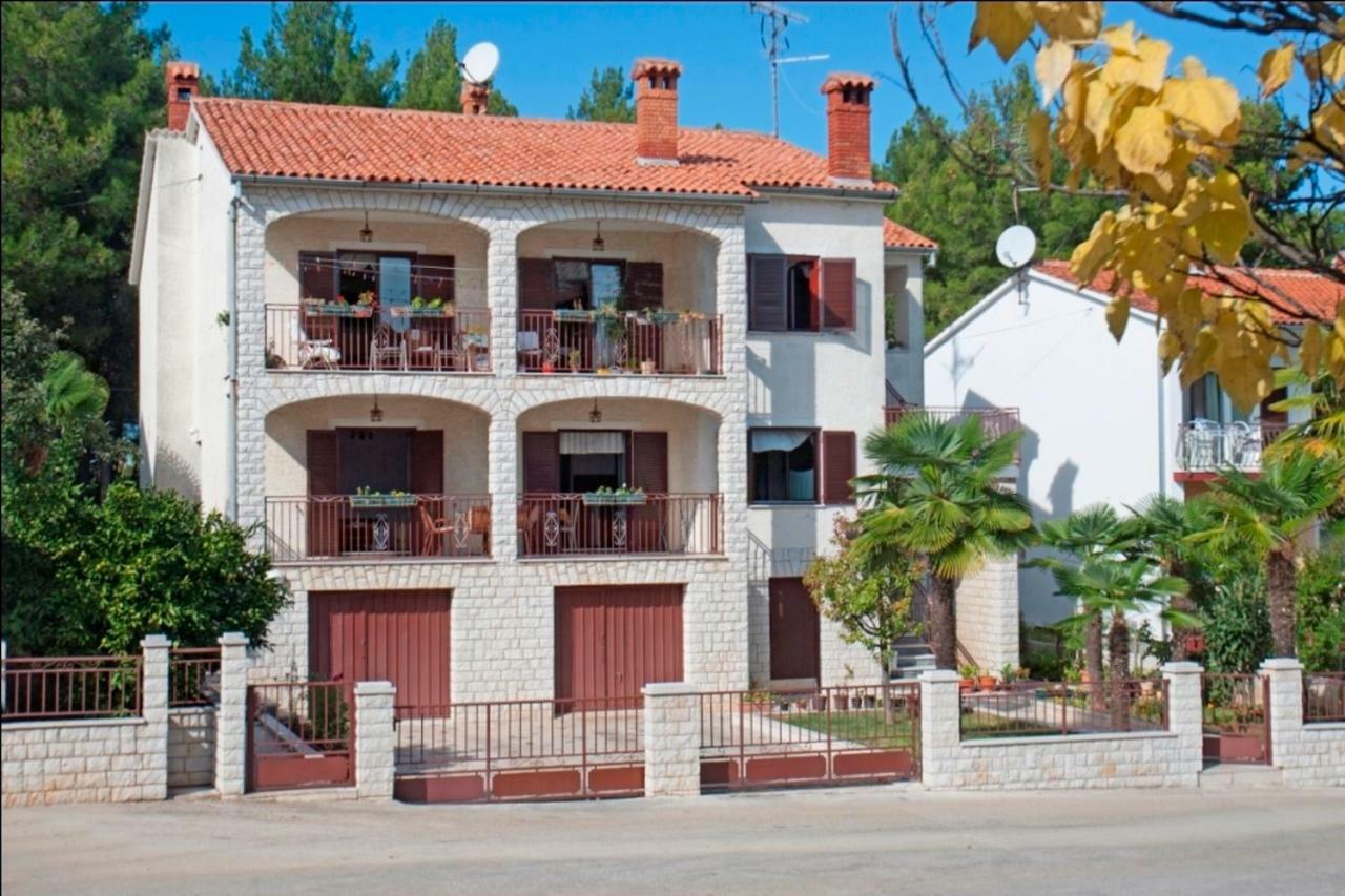 Mihaela Apartments Poreč Exterior foto
